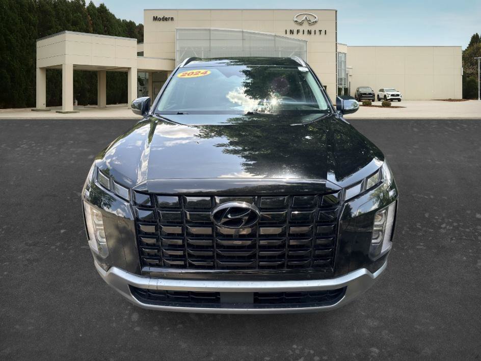 Used 2024 Abyss Black Pearl Hyundai Limited image 2