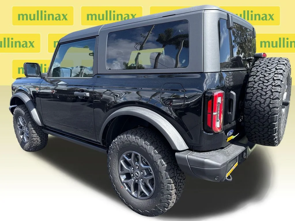 New 2025 Black Ford Badlands image 4