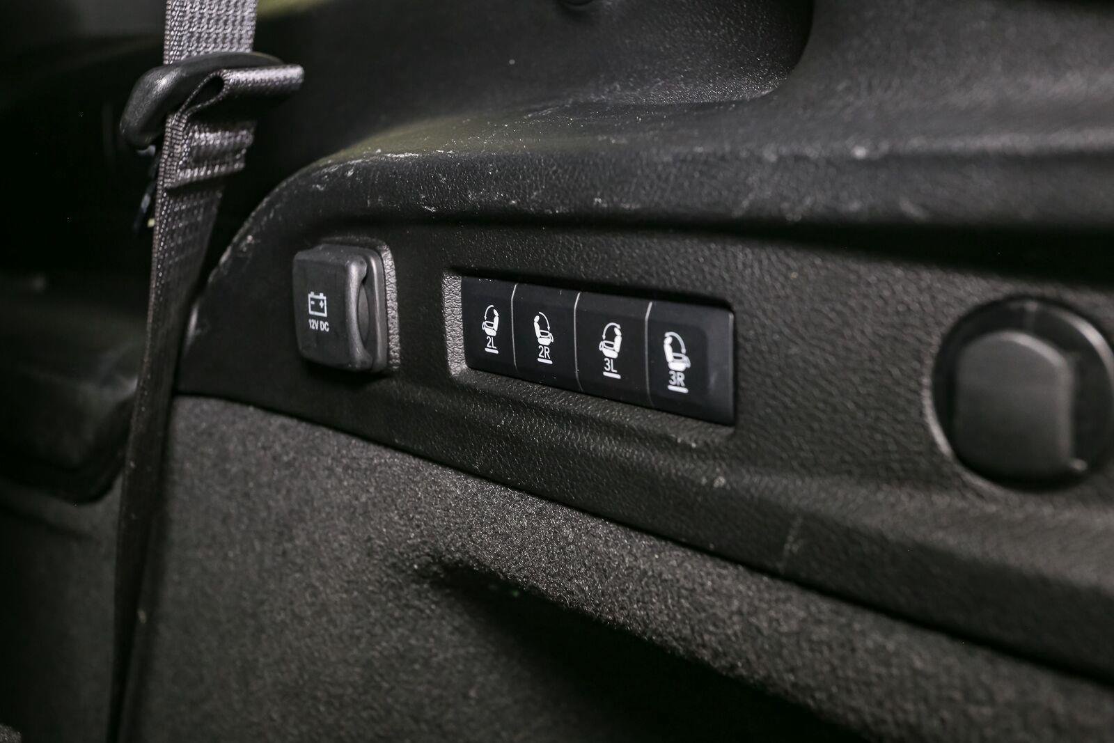 Used 2022 Bright White Clearcoat Jeep Overland image 15