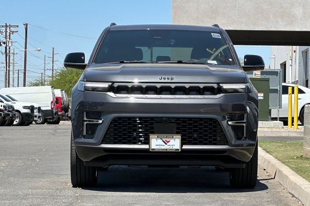New 2026 Baltic-Gray Metallic Clear-Coat Exterior Paint Jeep Limited Reserve image 8