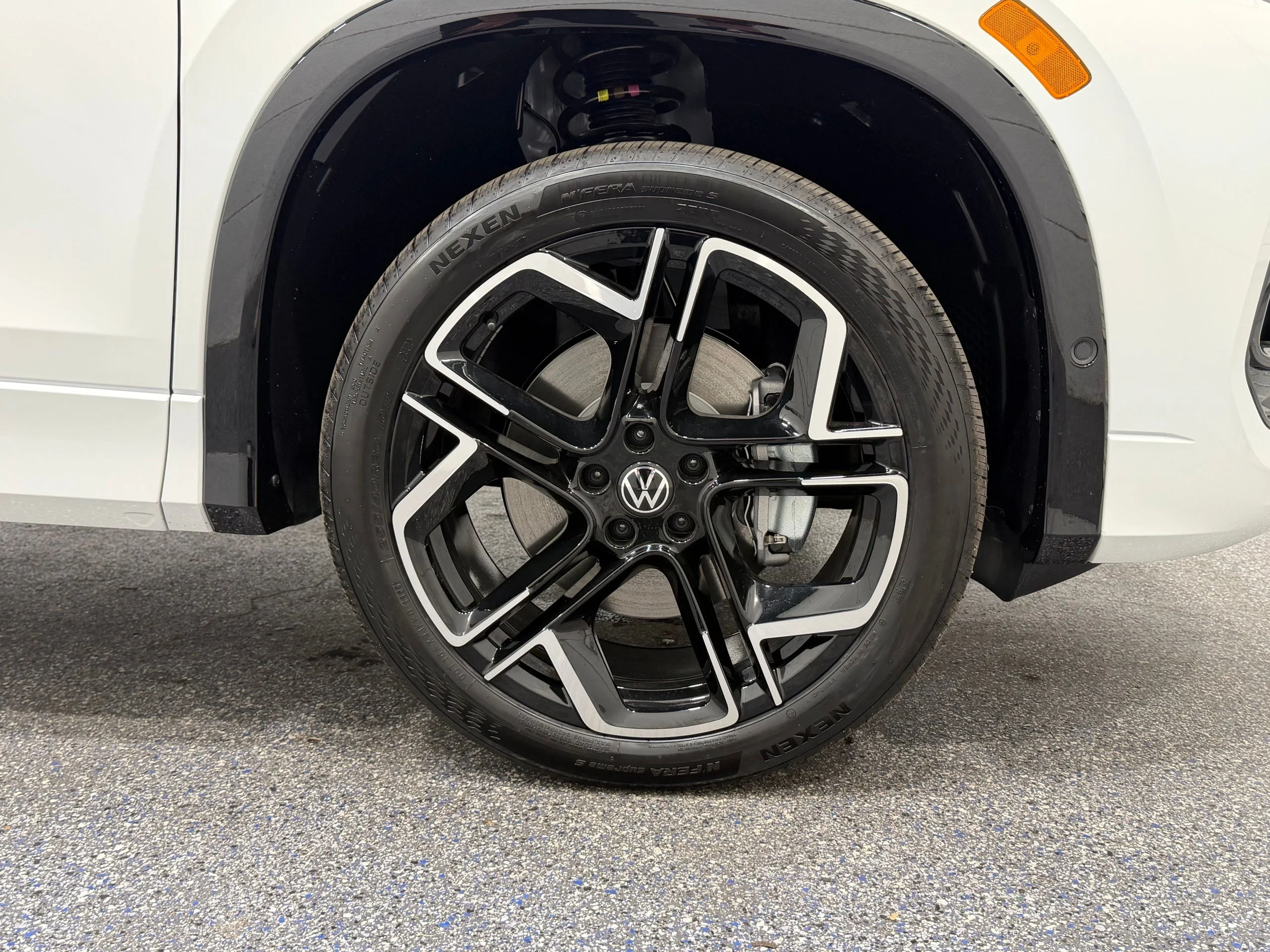 New 2026 White Volkswagen SEL R-Line Turbo image 16