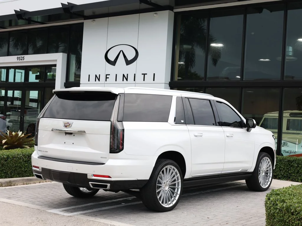 Used 2025 White Cadillac Premium image 5
