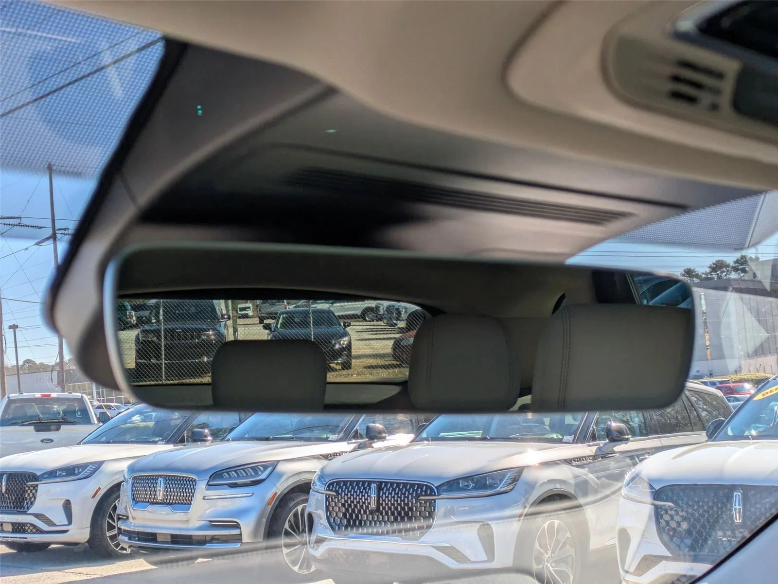 Used 2025 Silver Radiance Metallic Clearcoat Lincoln Reserve image 26