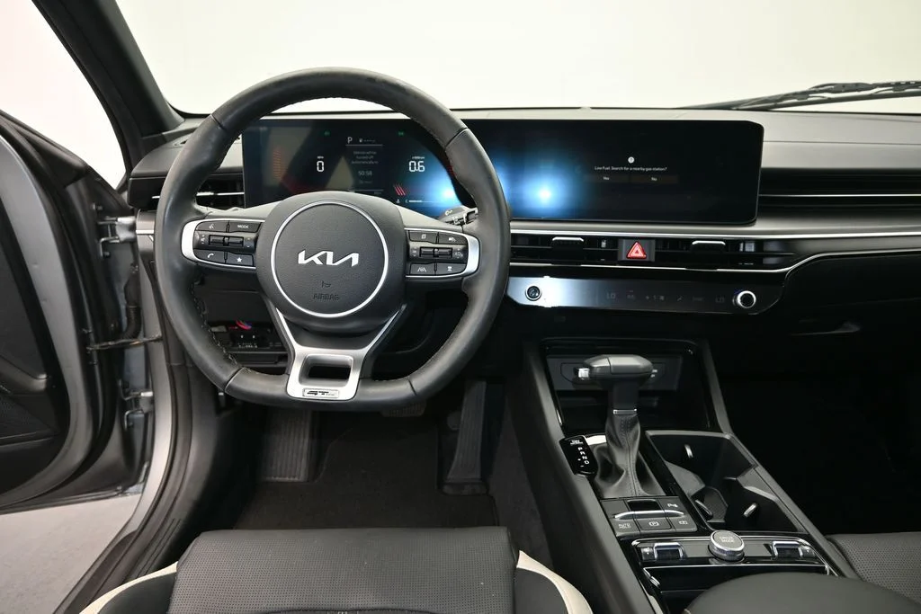 Used 2025 Steel Kia GT-Line image 16