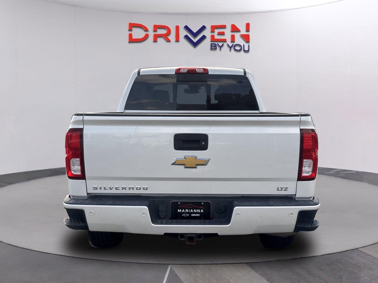 Used 2018 IRIDESCENT PEARL TRICOAT Chevrolet LTZ image 5