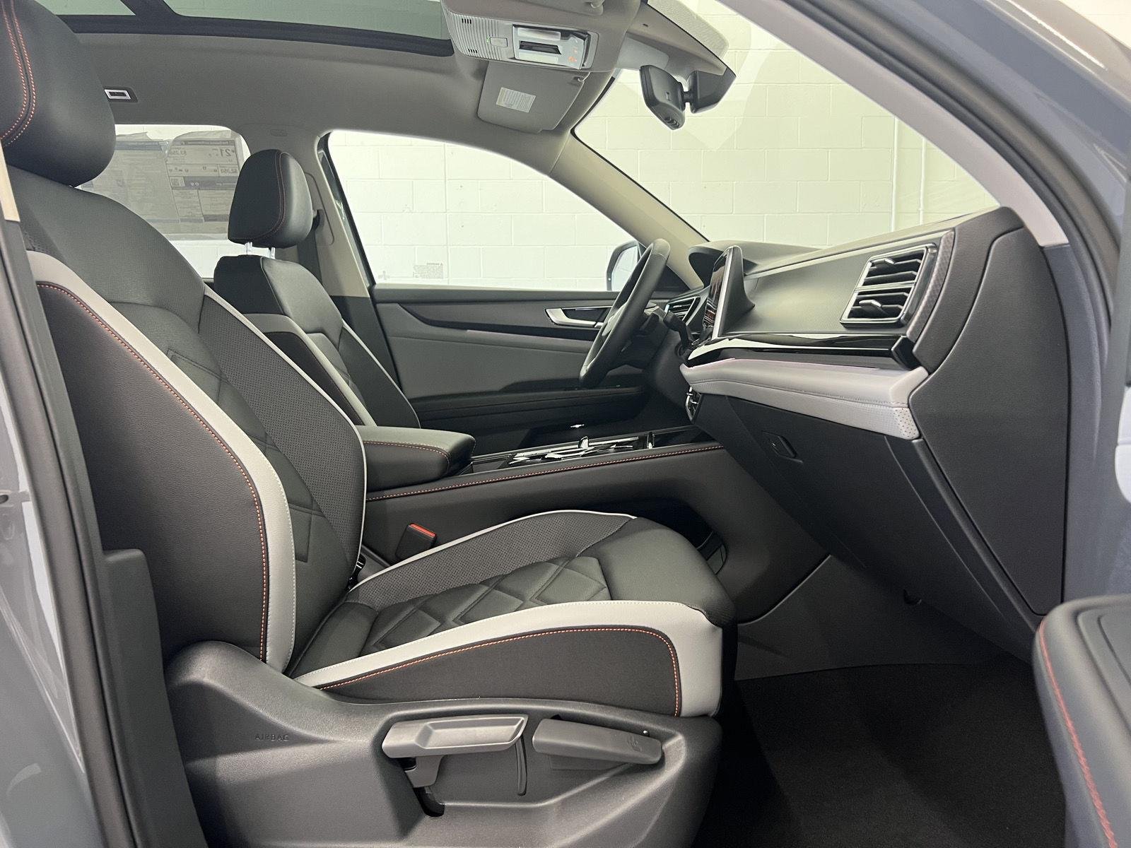 New 2026 Pure Gray Volkswagen 2.0T Peak Edition image 28