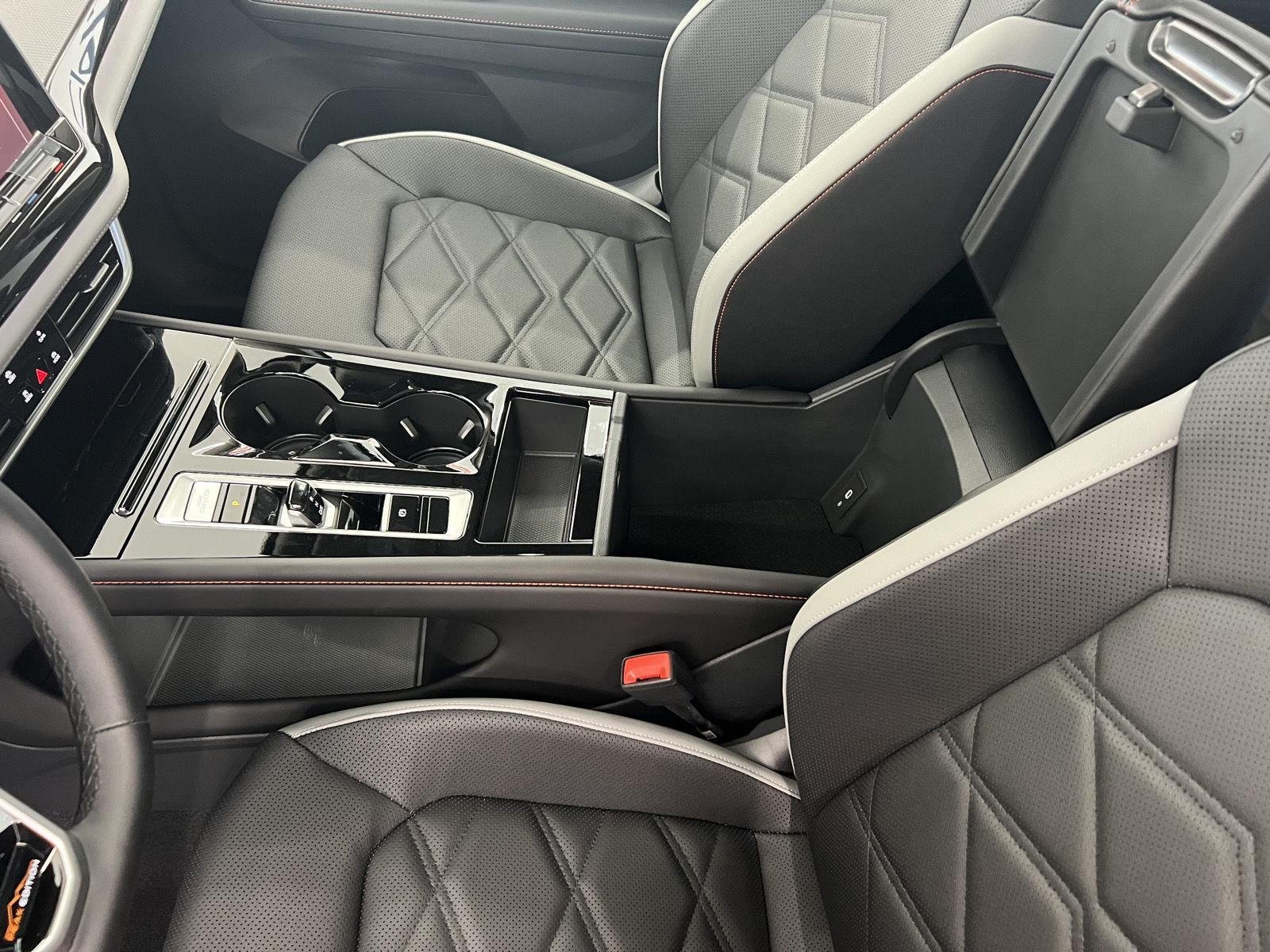 New 2026 Pure Gray Volkswagen 2.0T Peak Edition image 18