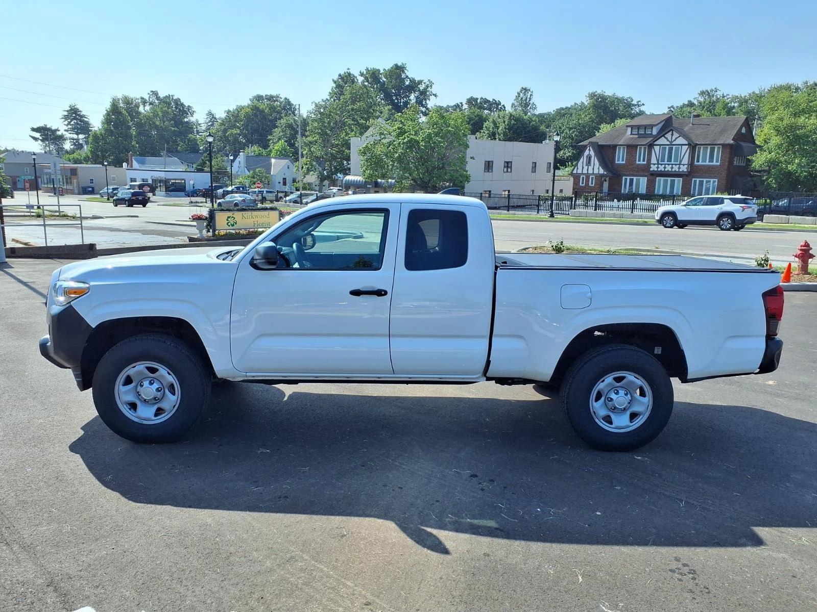 Certified Used 2022 White Toyota SR image 25