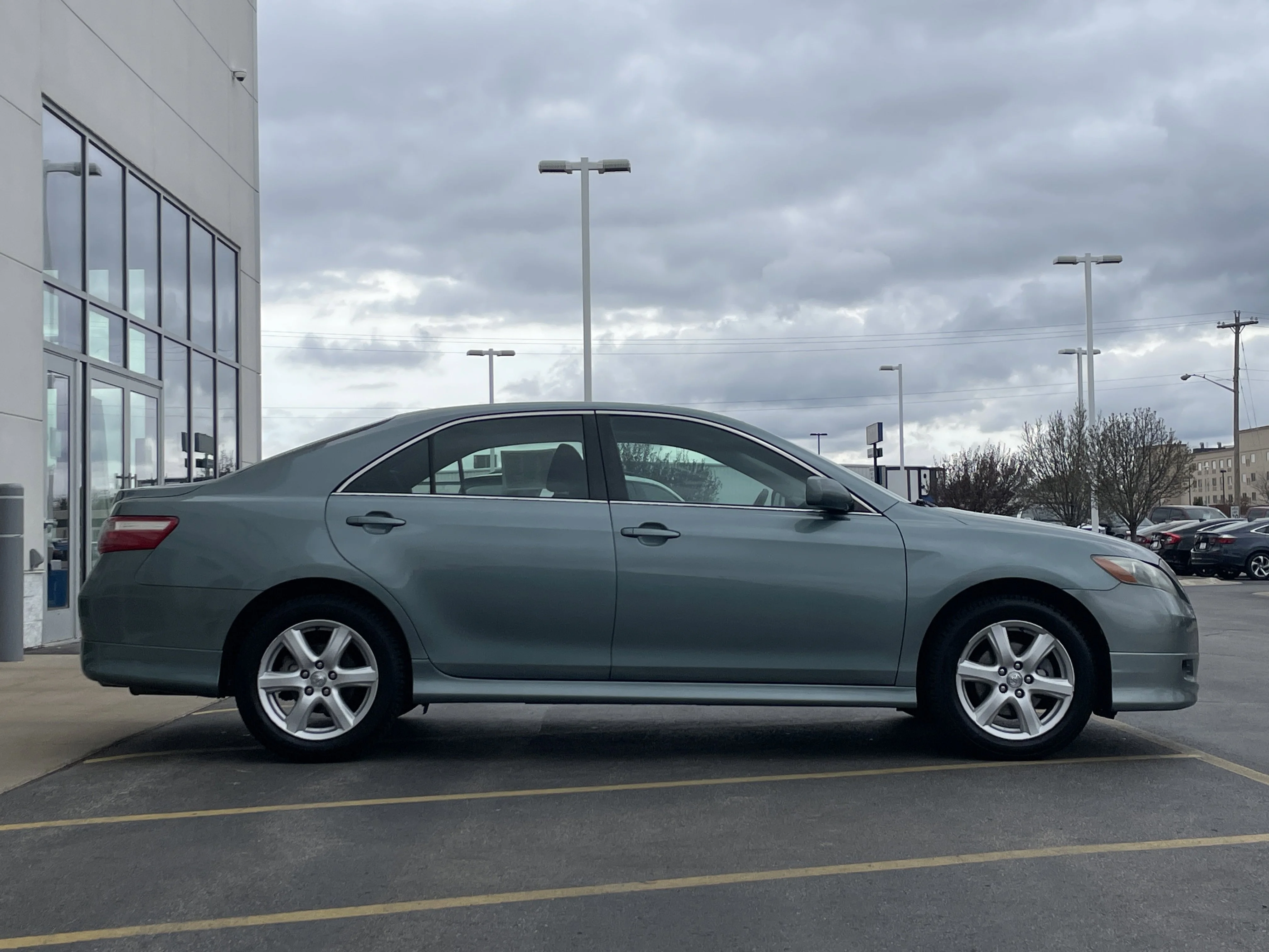 Used 2007 Aloe Green Metallic Toyota SE image 4