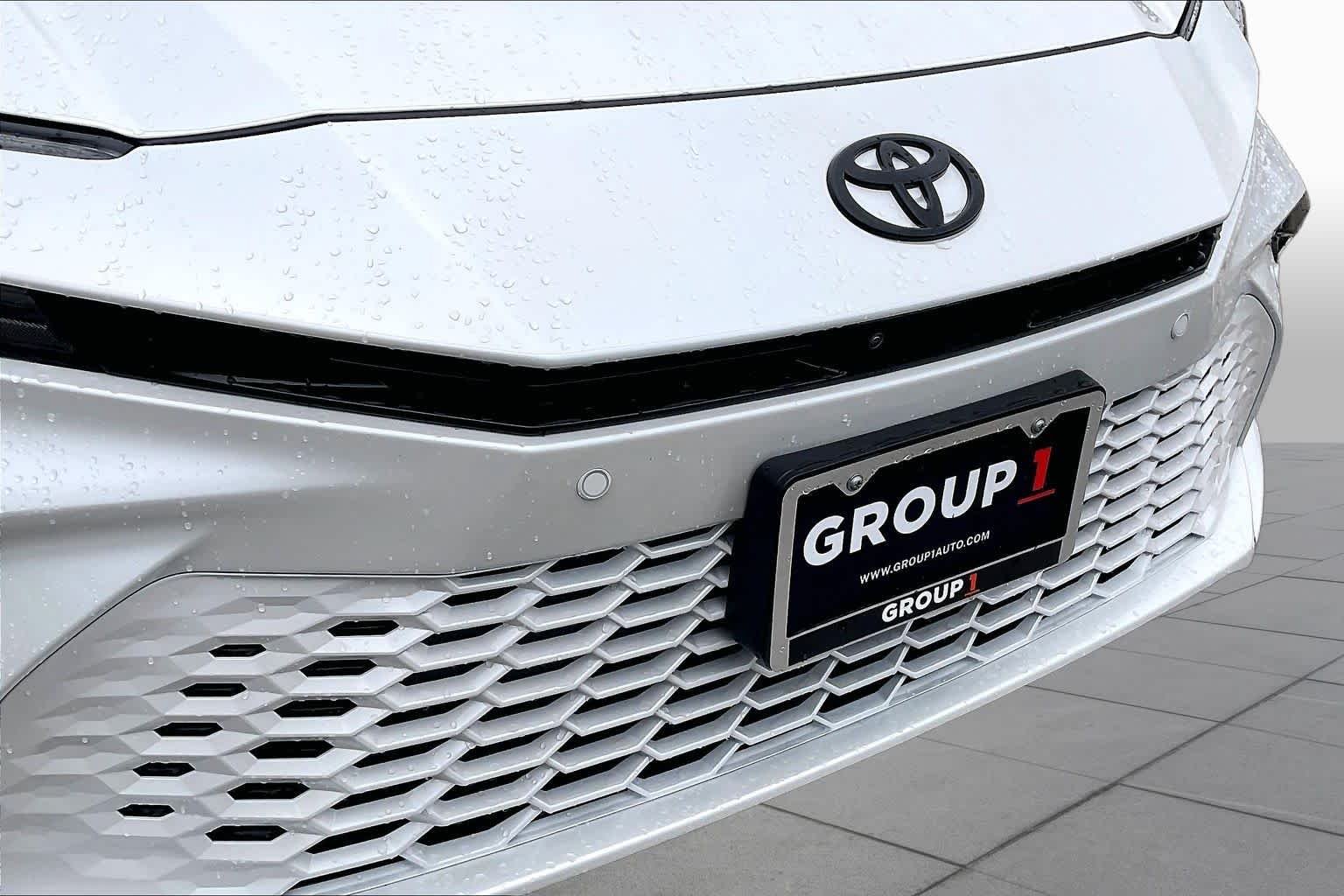 Used 2026 Wind Chill Pearl Toyota XSE image 29