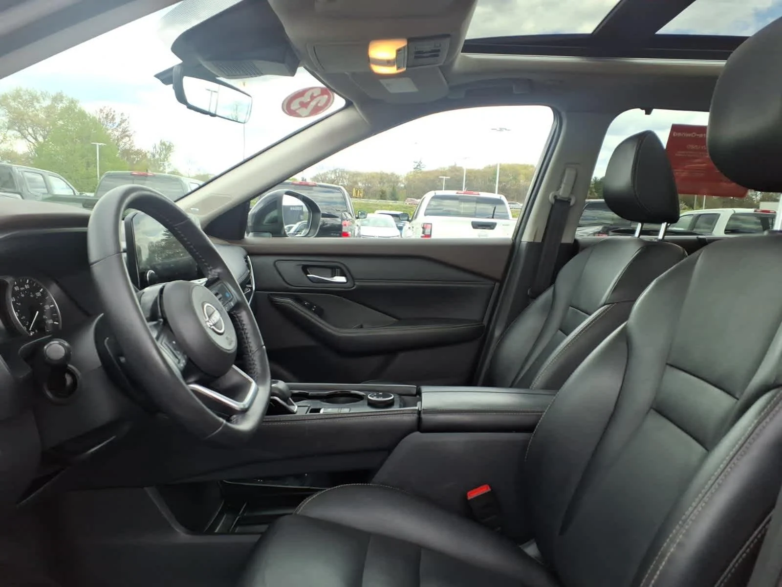 Certified Used 2023 Super Black Nissan SL image 12