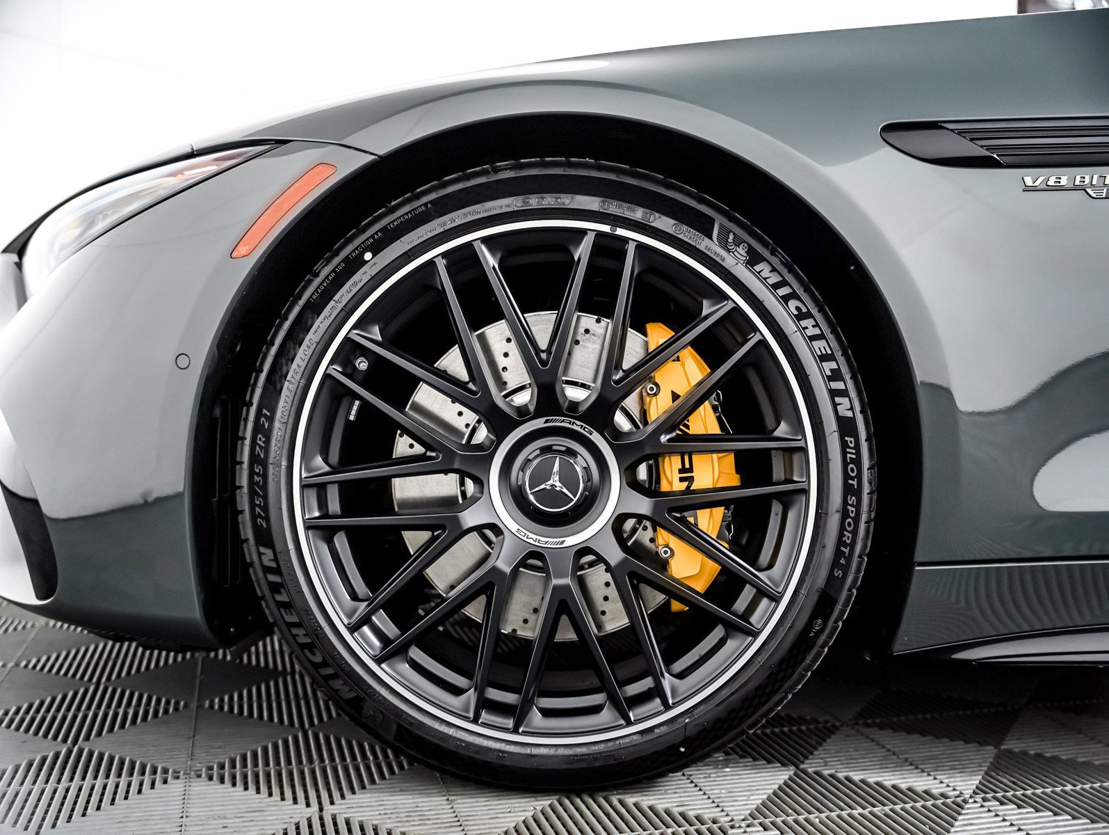 New 2026 MANUFAKTUR Silicon Grey Solid Mercedes-Benz AMG® SL 55 Roadster image 5