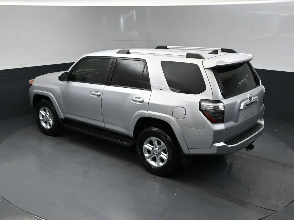Used 2020 Silver Toyota SR5 image 39