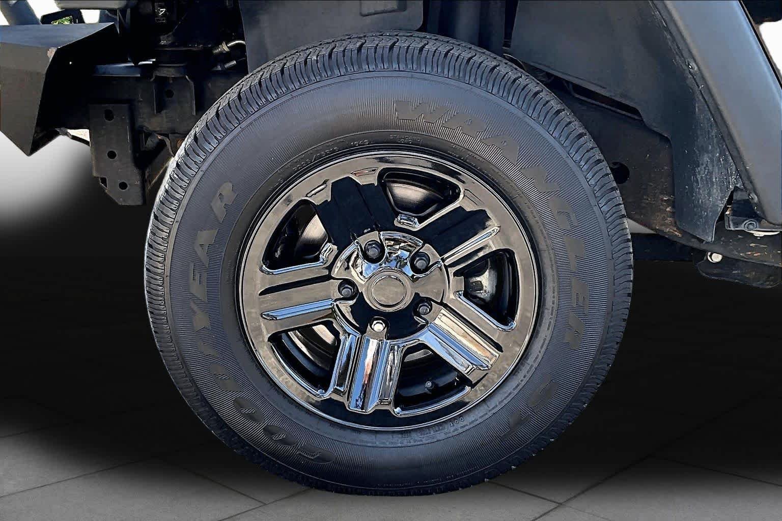 Used 2017 Black Clearcoat Jeep Sport image 11