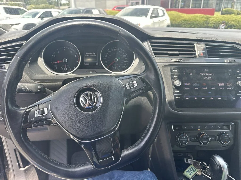 Used 2018 Black Volkswagen 2.0T SE image 8