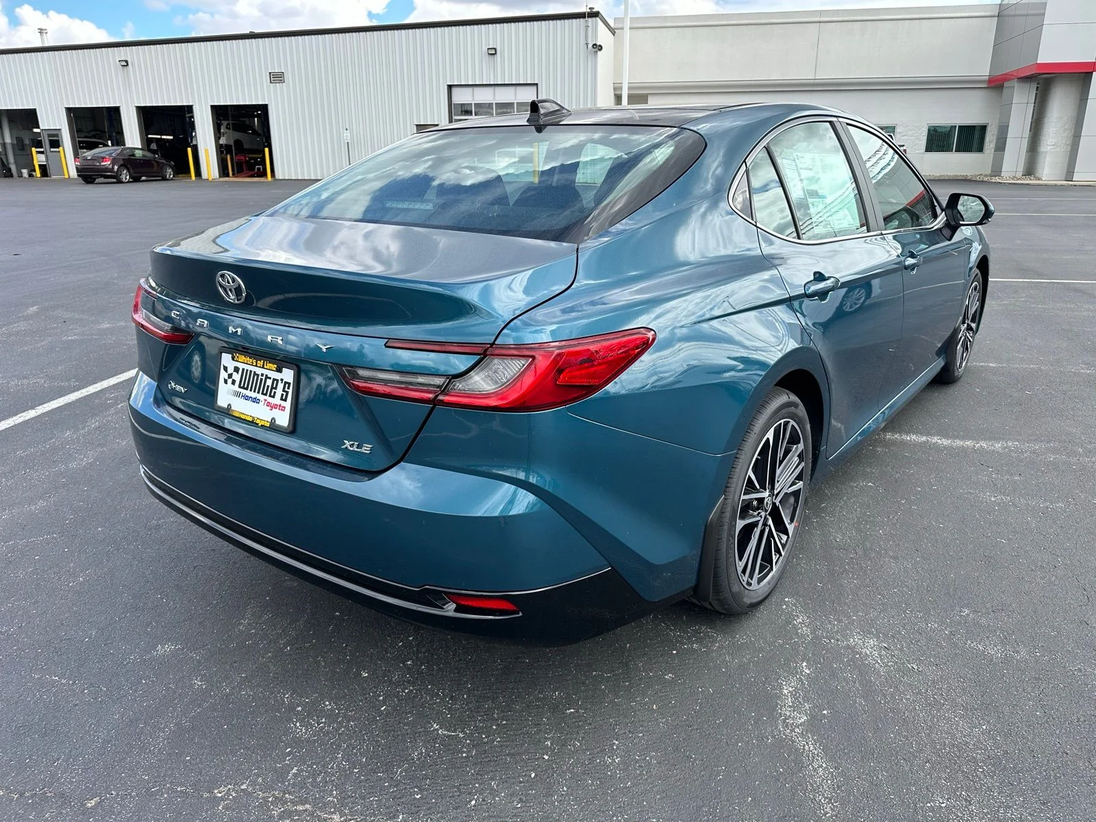 2026 Toyota Camry XLE - Photo 5