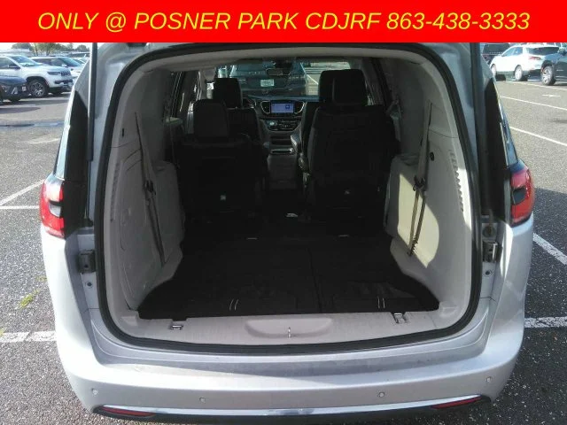 Used 2024 Silver Chrysler Select image 8