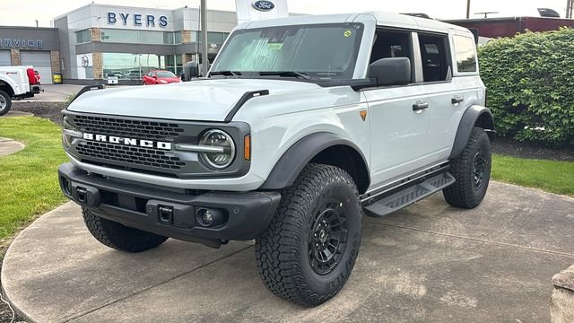 New 2026 Avalanche Gray Ford Badlands image 2