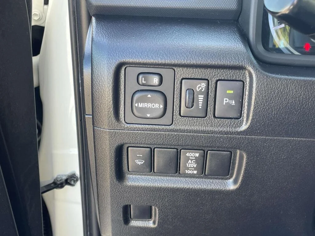 Certified Used 2019 Blizzard Pearl Toyota Limited image 33