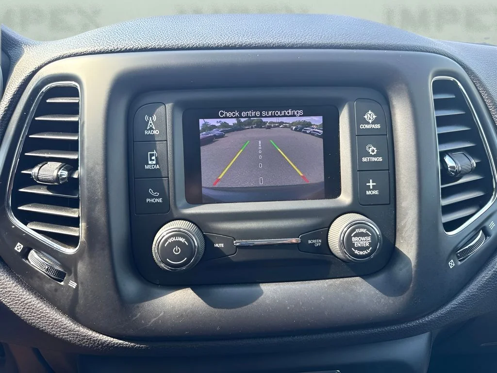 Used 2018 Gray Jeep Latitude image 14