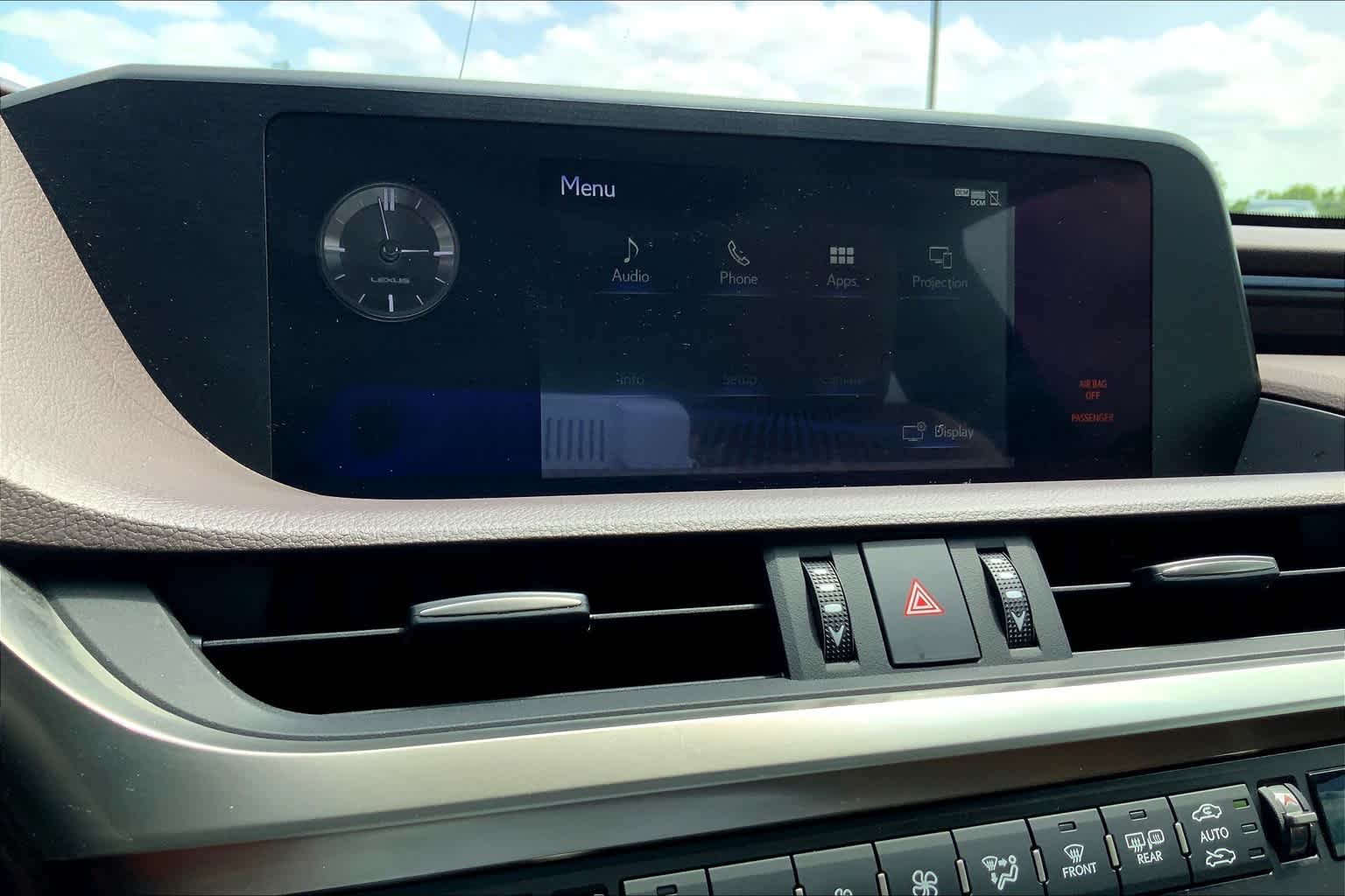 Used 2020 Eminent White Pearl Lexus  image 33