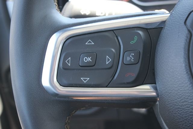 Used 2025 White Jeep Sahara image 14