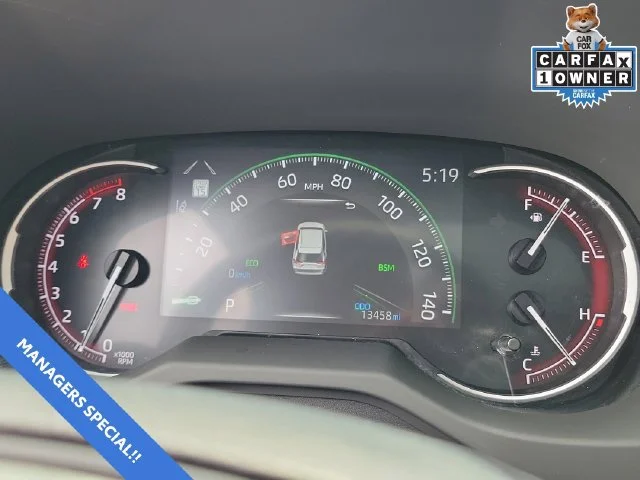 2025 Toyota RAV4 XLE - Photo 25
