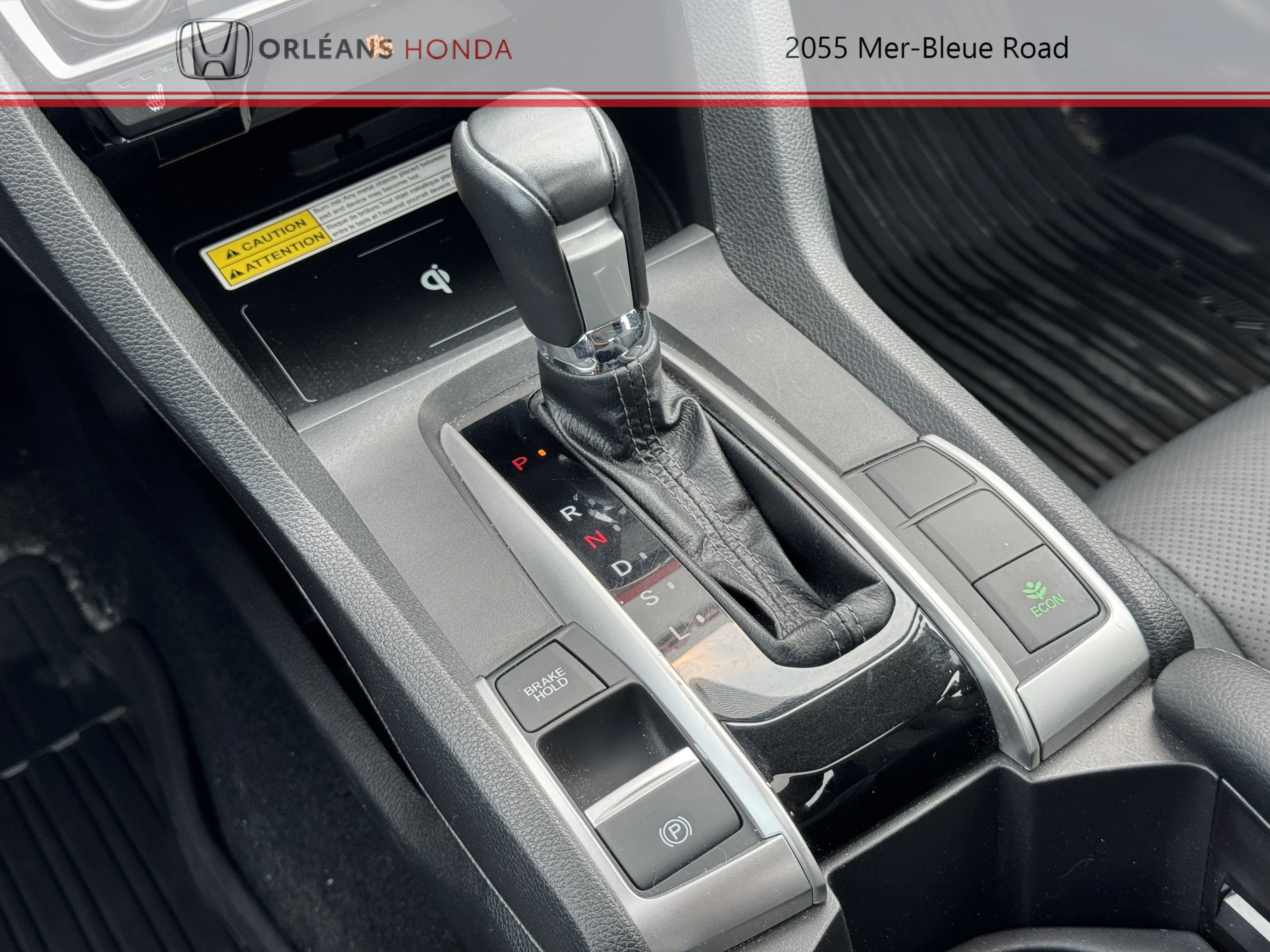 Used 2018  Honda Touring image 11