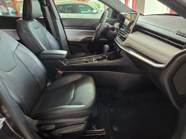 Used 2023 Gray Jeep Latitude Lux image 15