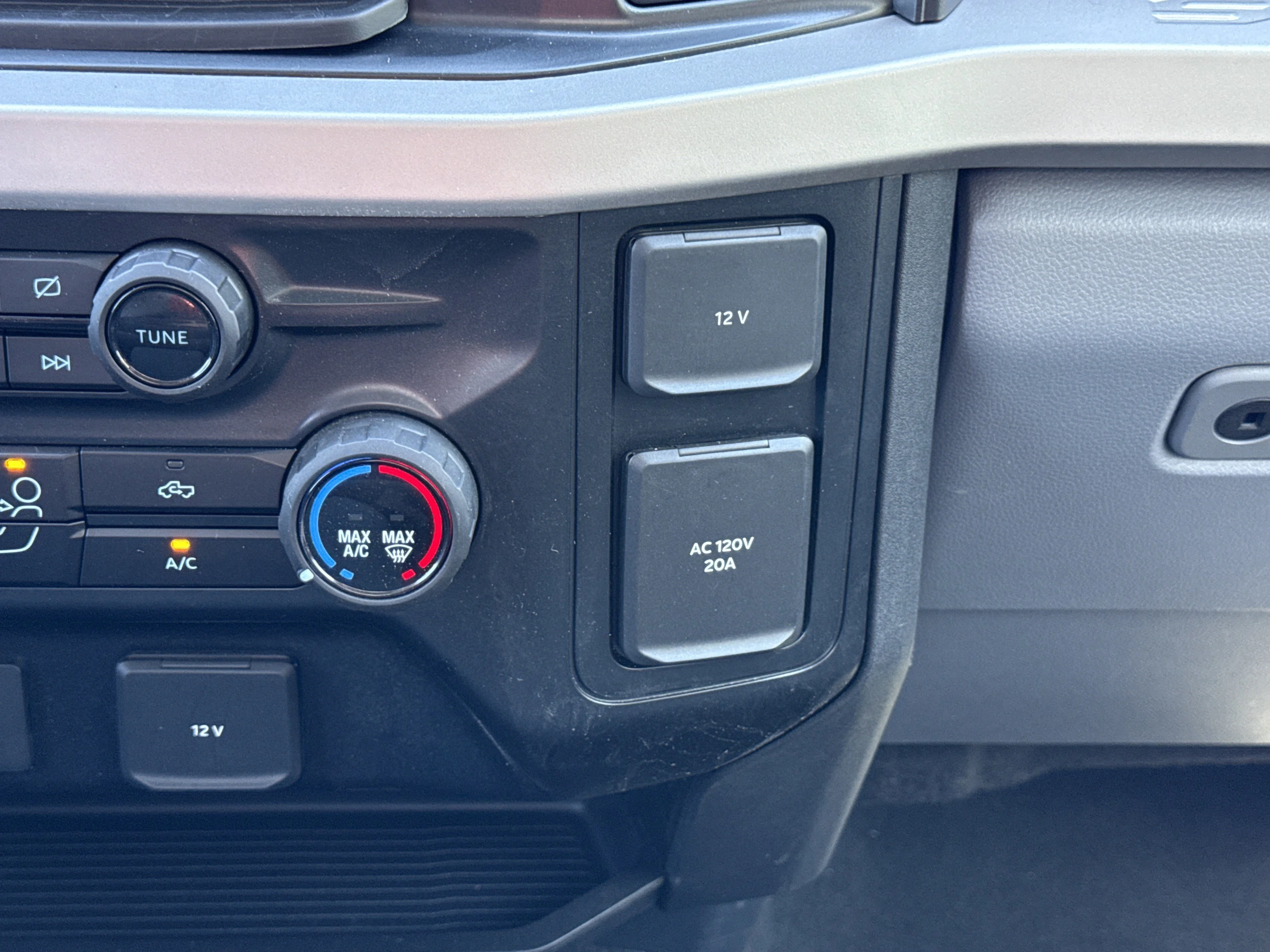 2024 Ford F-350 Super Duty XLT - Photo 29