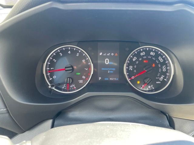 Used 2020 Silver Toyota XLE Premium image 5