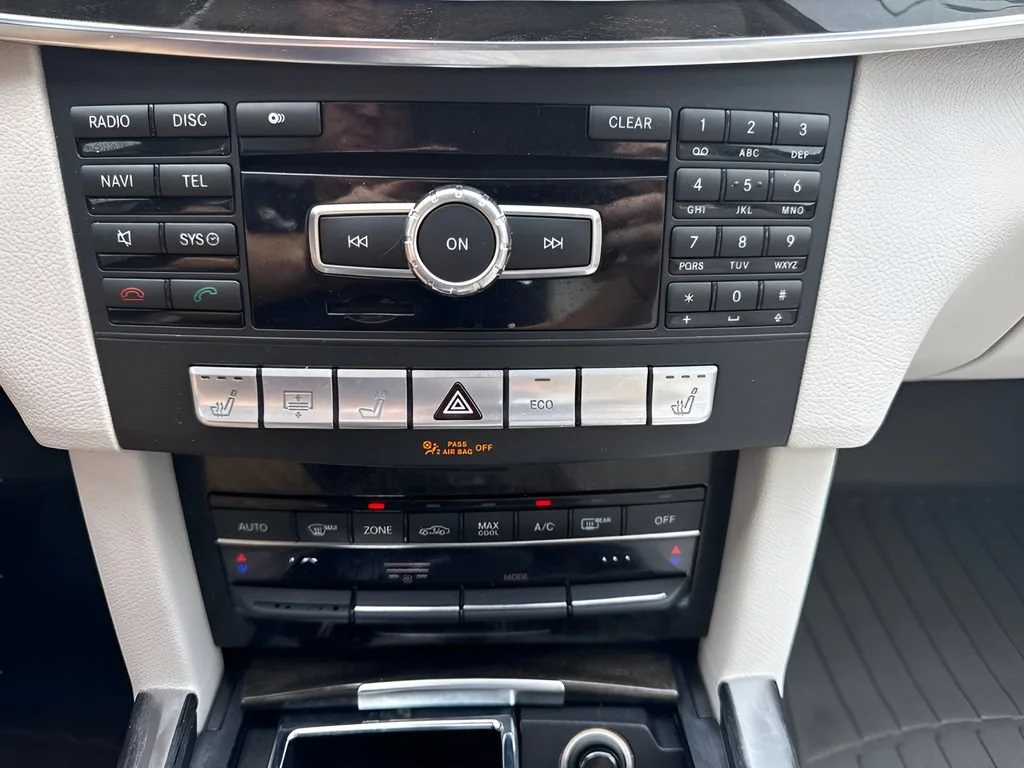 Used 2014  Mercedes-Benz E 250 BlueTEC® Luxury image 22