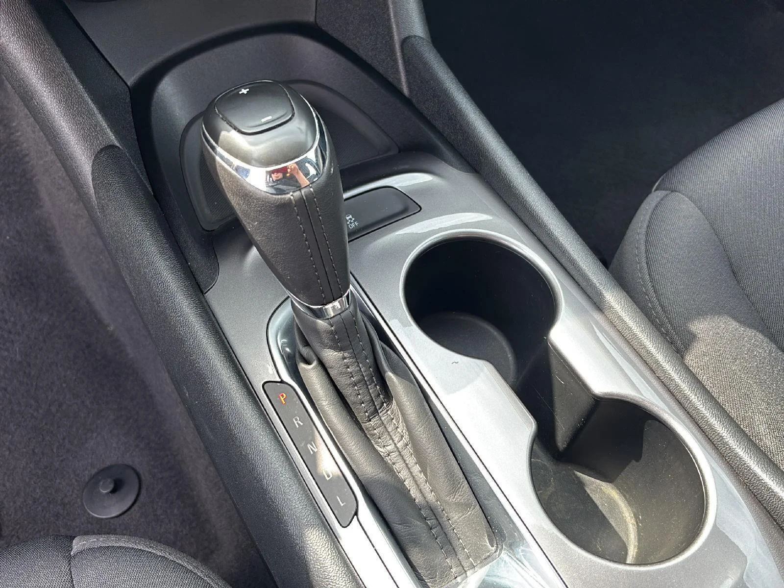 Used 2020 SHADOW GRAY METALLIC Chevrolet RS image 23