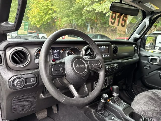 Used 2023 Granite Crystal Metallic Clearcoat Jeep Sport S image 17