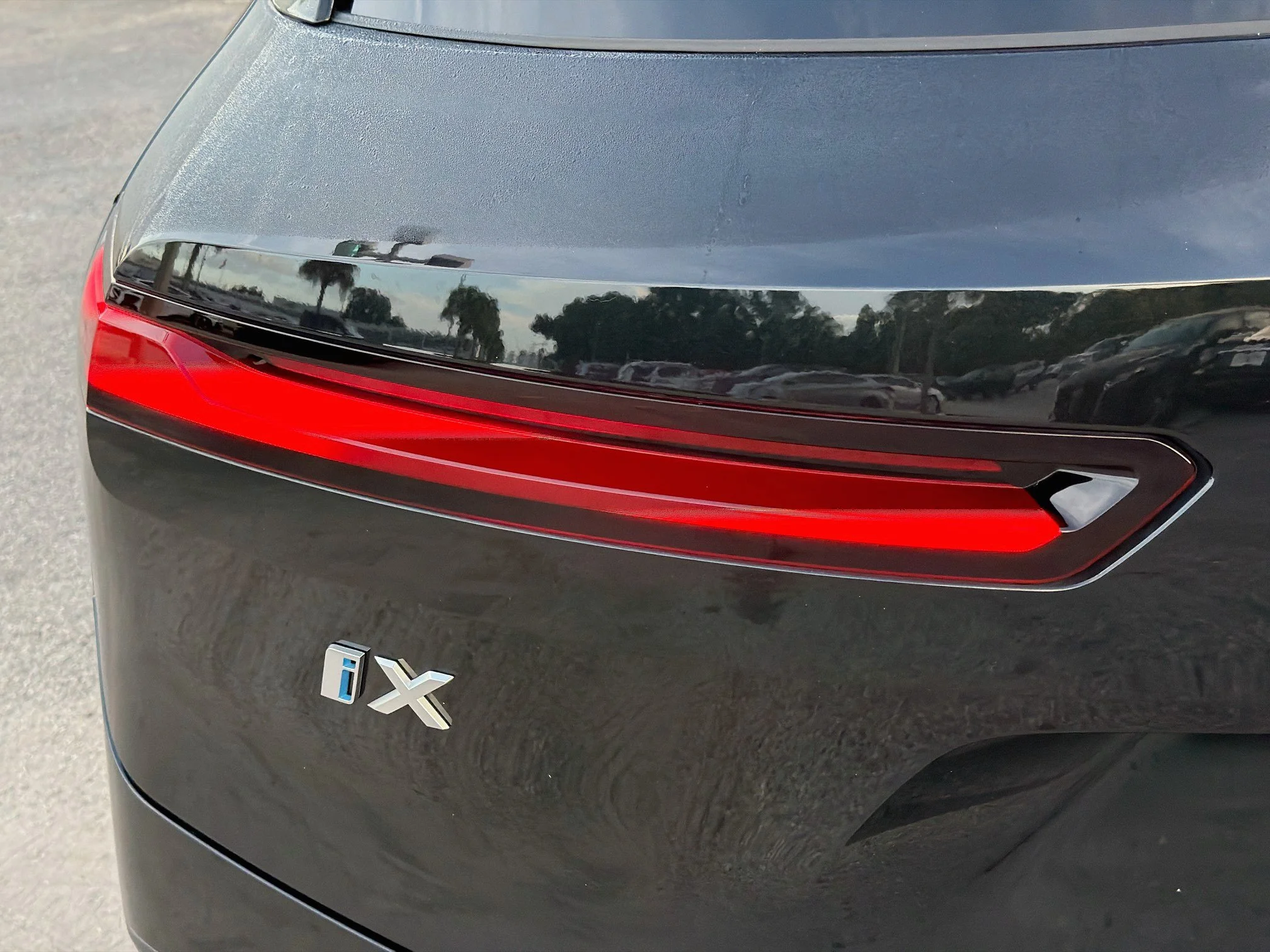 Certified Used 2024 Black Sapphire Metallic BMW xDrive50 image 10