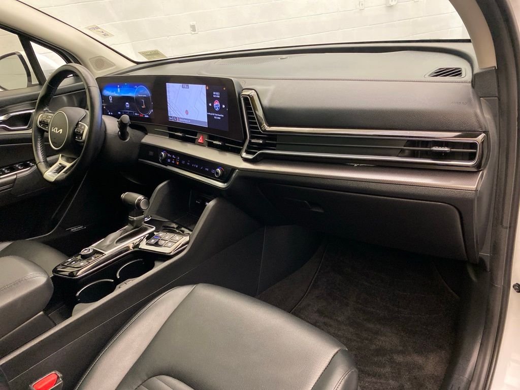Used 2024 White Kia SX-Prestige image 25