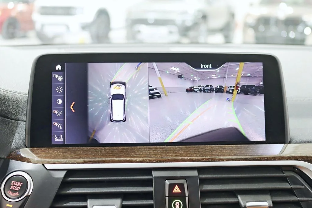 Used 2019 White BMW xDrive30i image 19