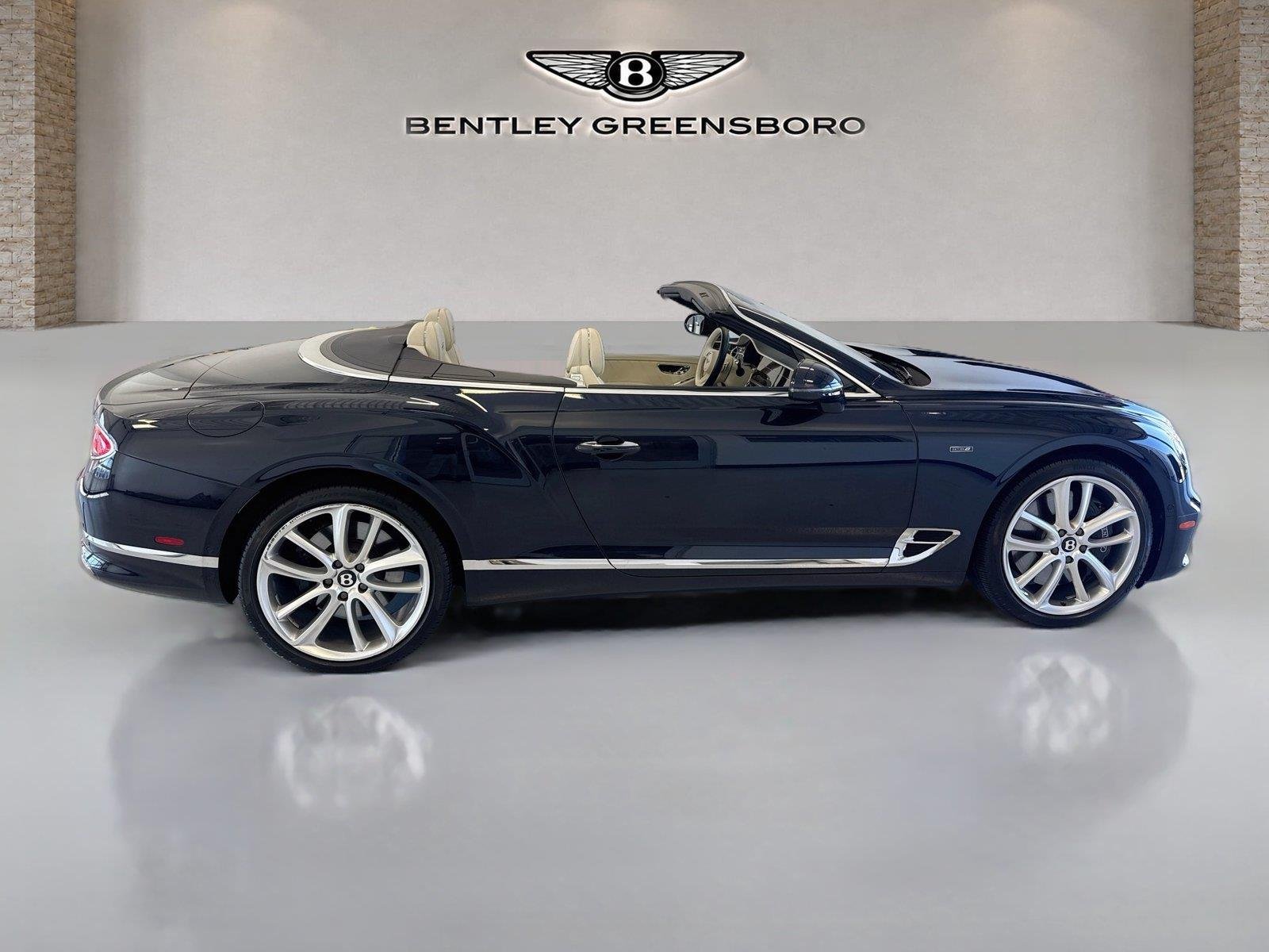 Used 2024 Dark Sapphire Metallic Bentley GT V8 image 9