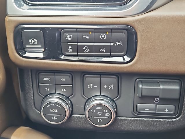 Used 2026 Onyx Black GMC Denali Ultimate image 11