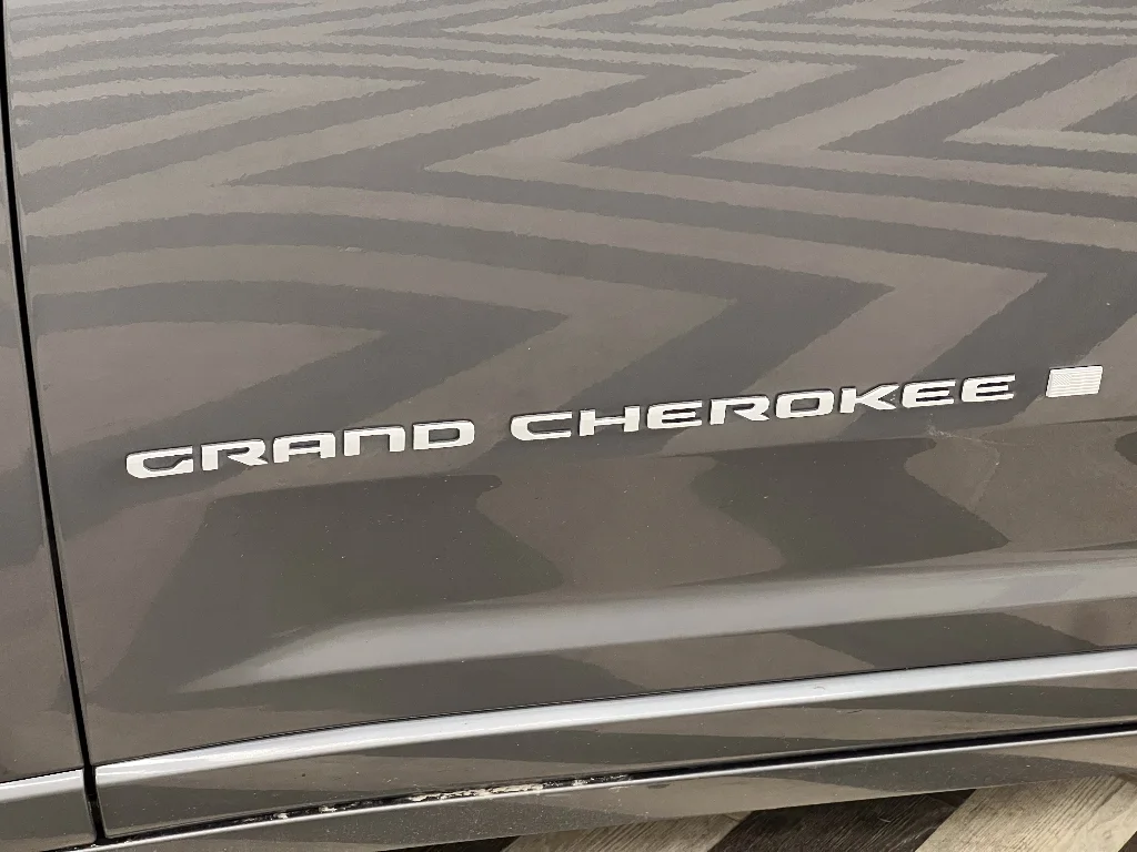 Used 2024 Baltic Gray Metallic Clearcoat Jeep Overland image 6