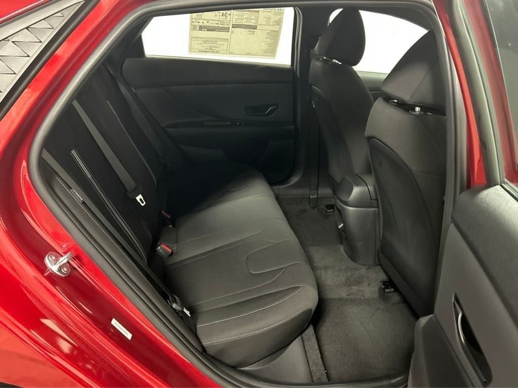 Used 2025 Red Hyundai SEL Sport image 15