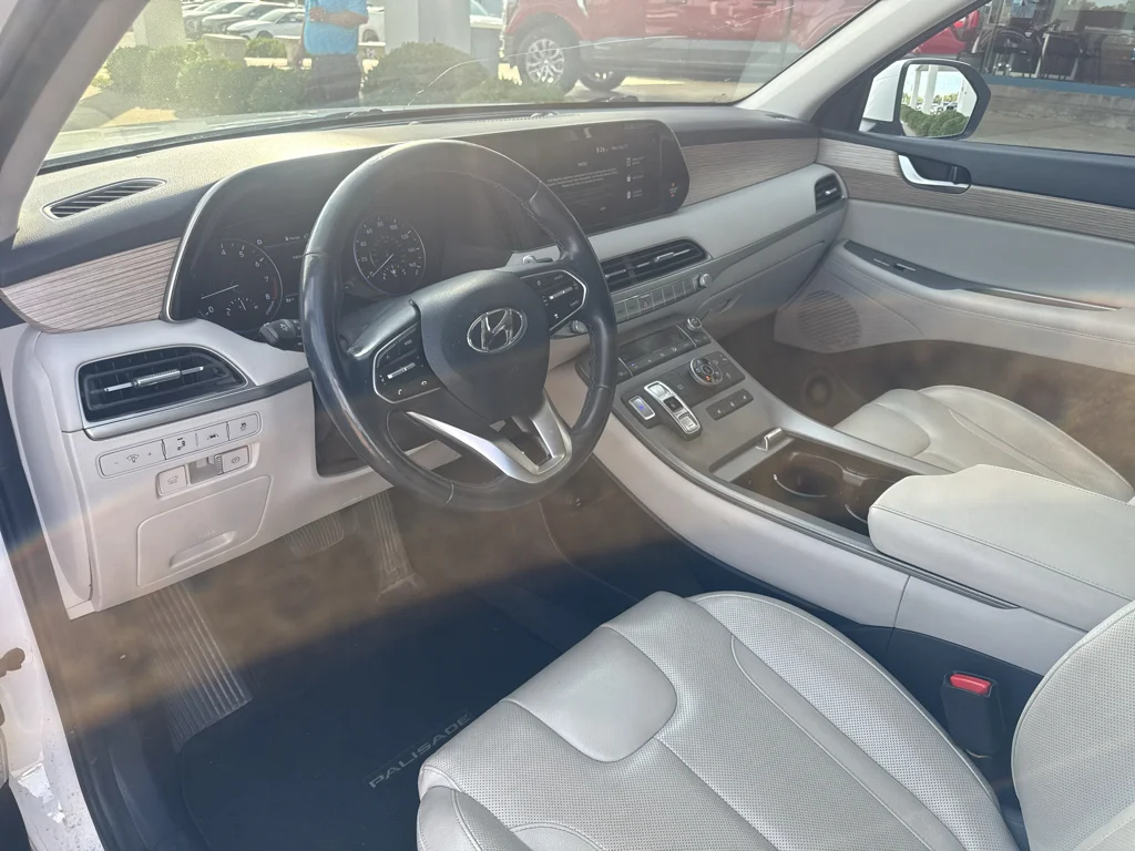 Used 2021 Hyper White Hyundai SEL image 10