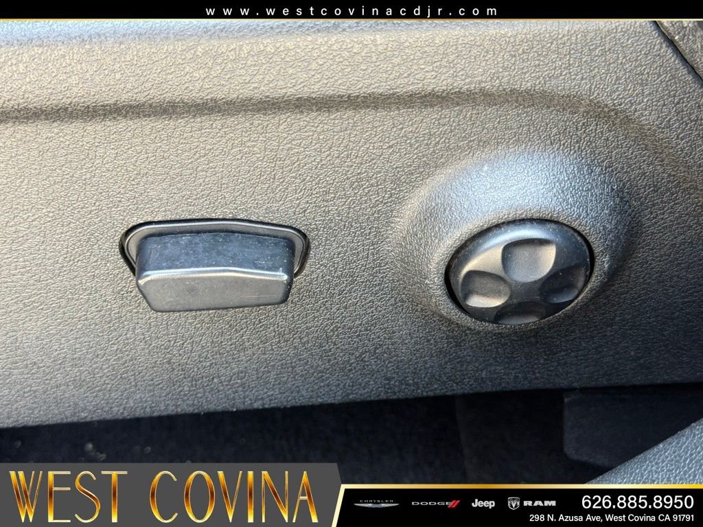 Used 2019 Gray Dodge Crossroad image 23