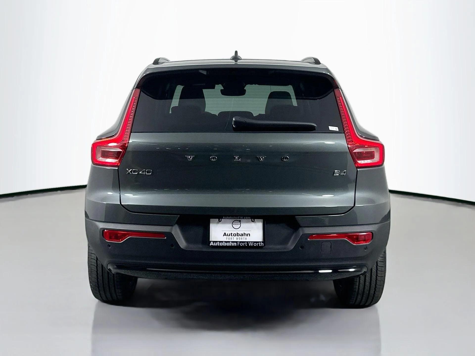 2026 Volvo XC40 Plus - Photo 6