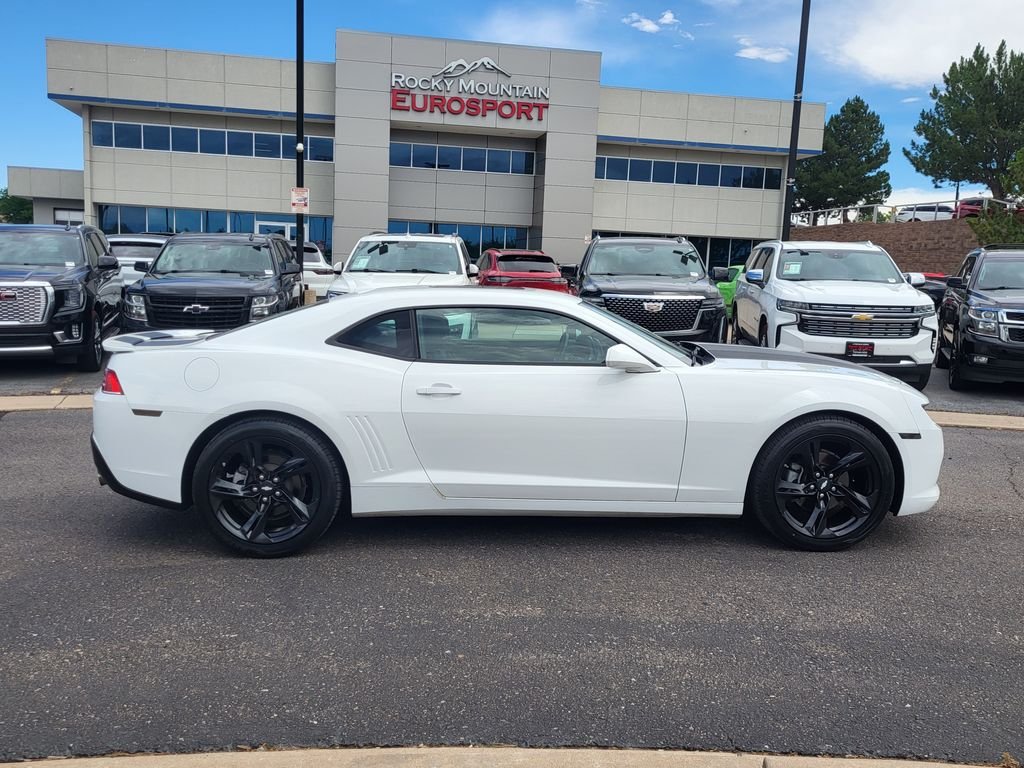 Used 2015 White Chevrolet 2LT image 3