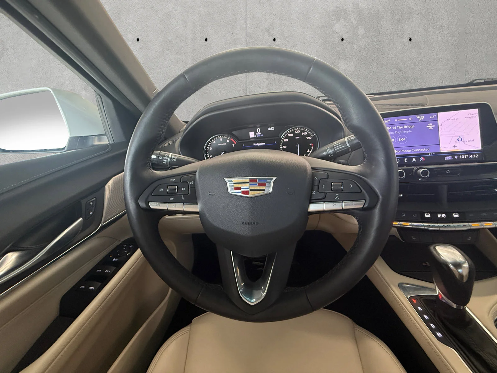 Used 2020 CRYSTAL WHITE TRICOAT Cadillac Luxury image 21