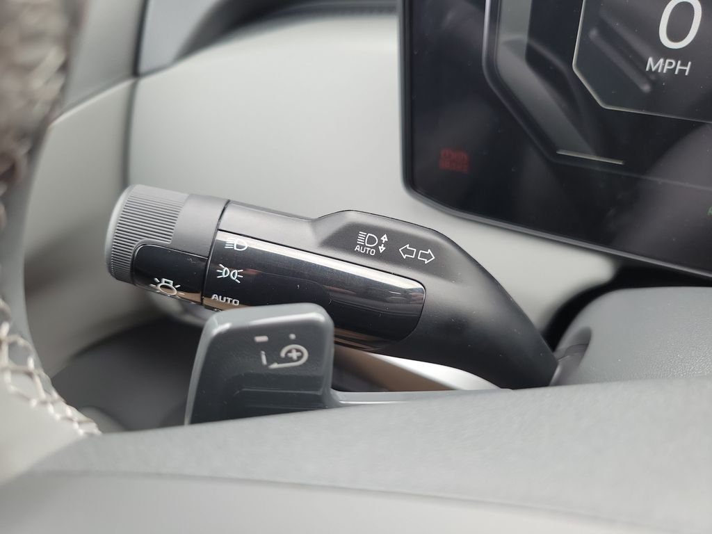 New 2027 Interstellar Gray Kia Wind image 28