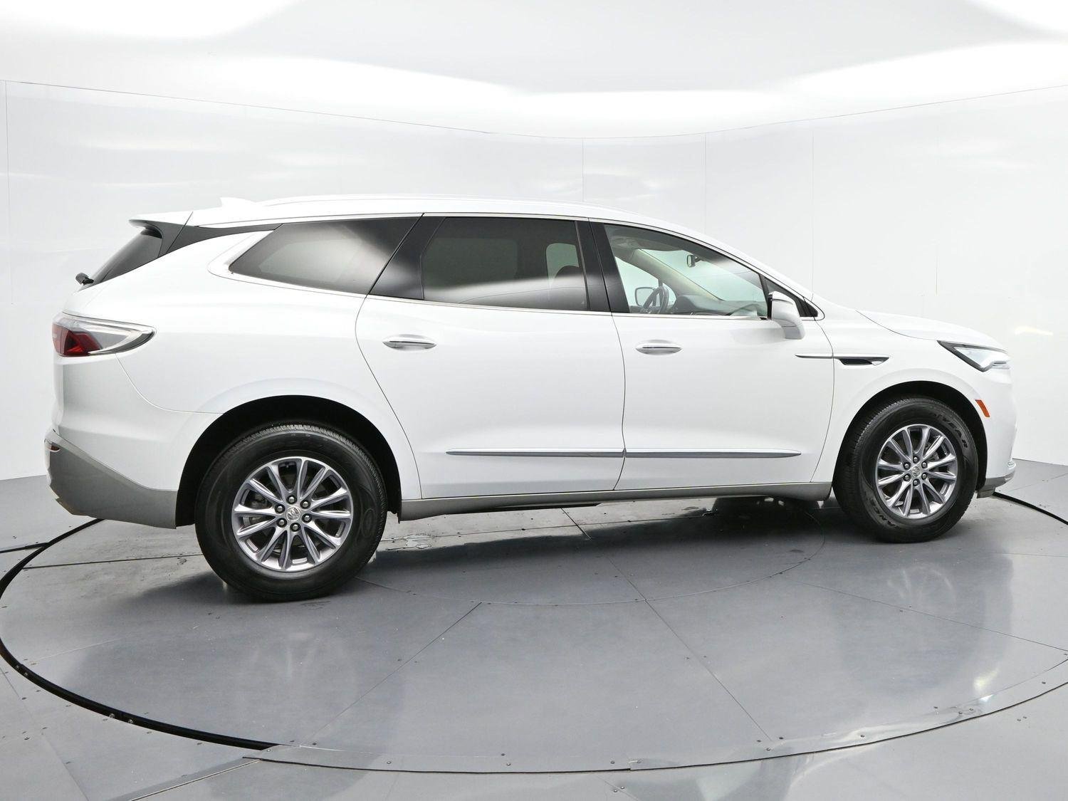 Used 2023 Summit White Buick Essence image 8