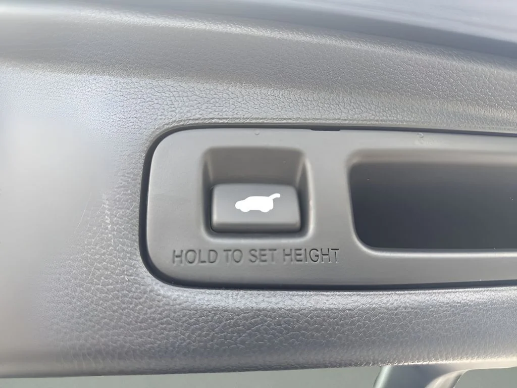 Used 2024 Blue Honda EX-L image 29