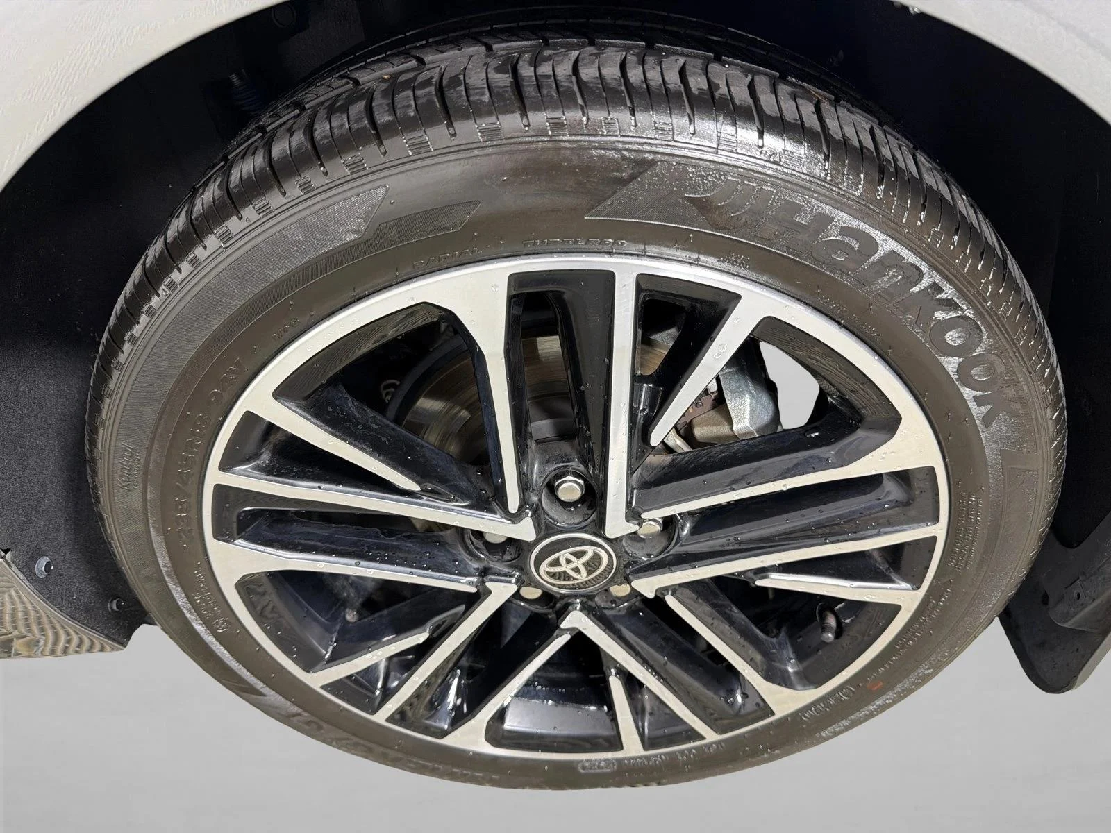 Used 2025 Silver Toyota LE image 20